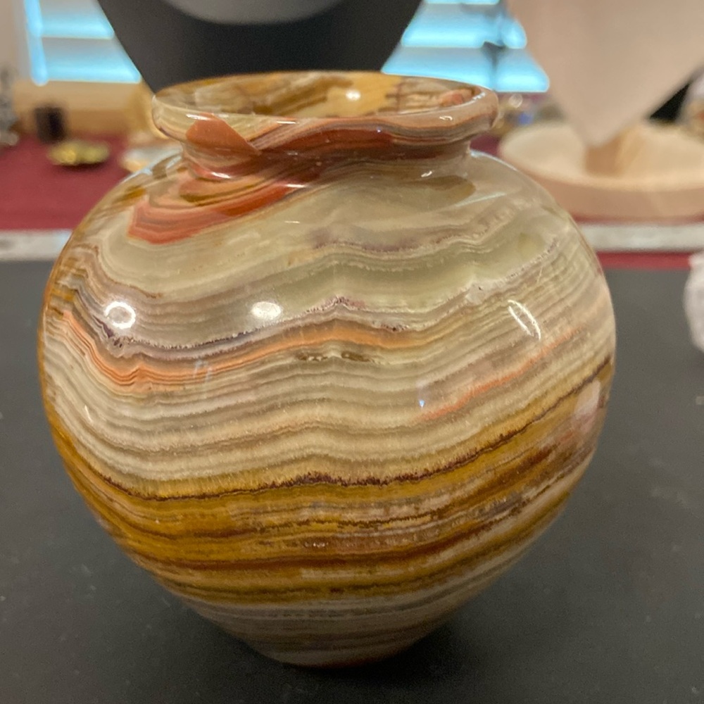 Natural stone vase colorful 4” tall Guc